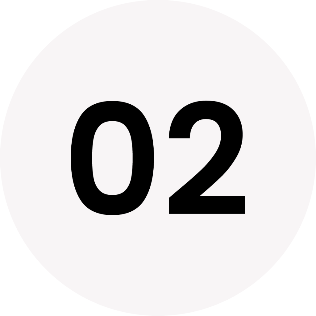 Grafisches Element: Ein hellgrauer Kreis mit der schwarzen Ziffer 02, genutzt für Aufzählungen oder Schritt-für-Schritt-Anleitungen.